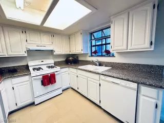 Photo #5: 2539742 Listing