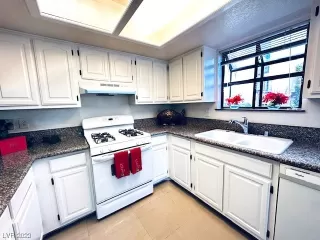 Photo #6: 2539742 Listing