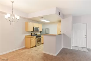 Photo #3: 2539813 Listing