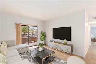 Photo #4: 2539813 Listing