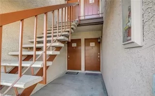 Photo #2: 2539815 Listing