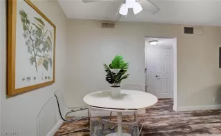 Photo #6: 2539815 Listing