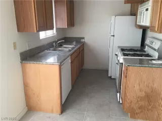 Photo #5: 2539864 Listing