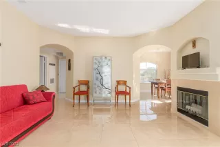 Photo #2: 2539868 Listing