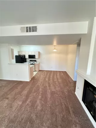 Photo #5: 2539881 Listing 