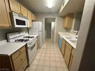 Photo #4: 2539890 Listing 