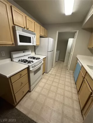 Photo #5: 2539890 Listing 