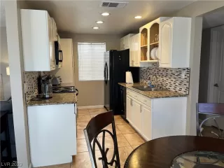 Photo #6: 2539966 Listing 