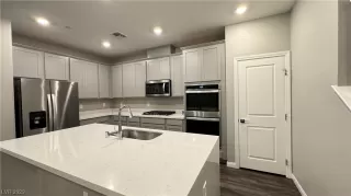 Photo #4: 2539972 Listing 