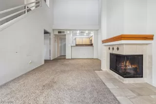 Photo #6: 2539988 Listing