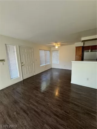 Photo #2: 2540003 Listing