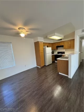 Photo #4: 2540003 Listing