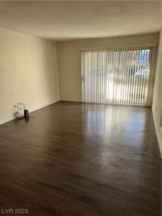 Photo #6: 2540003 Listing