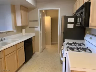 Photo #6: 2540020 Listing 