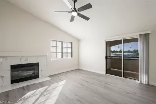 Photo #5: 2540025 Listing