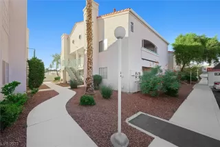 Photo #6: 2540025 Listing