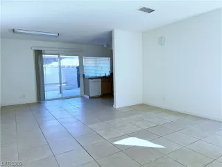 Photo #6: 2540028 Listing 