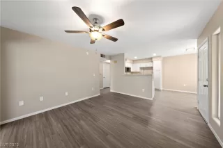 Photo #2: 2540036 Listing