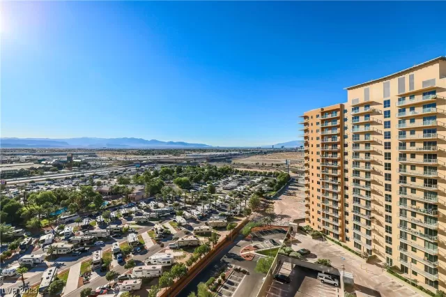 MLS: 2540048 Condo For Sale
