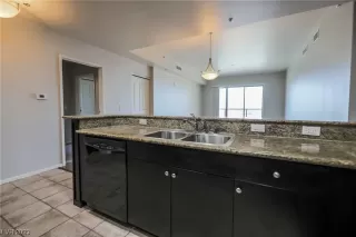 Photo #5: 2540048 Listing 