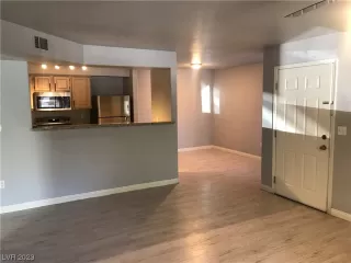 Photo #2: 2540083 Listing 