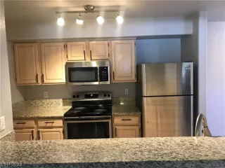 Photo #4: 2540083 Listing 