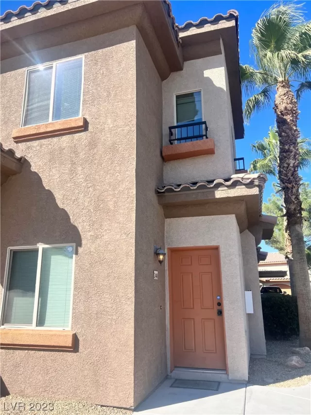 MLS: 2540097 Condo For Sale