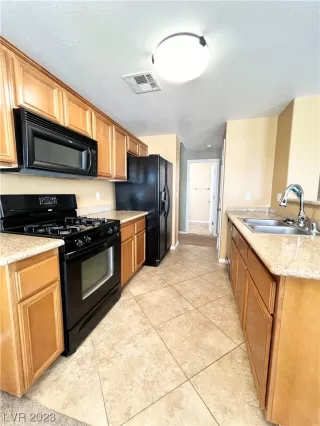 Photo #5: 2540097 Listing 