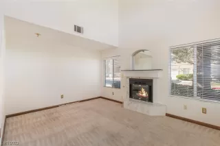 Photo #5: 2540127 Listing 