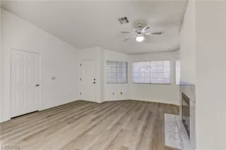 Photo #5: 2540137 Listing