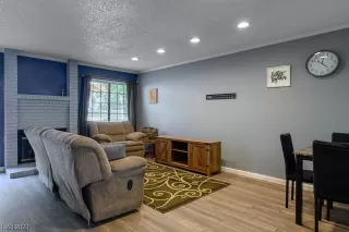 Photo #4: 2540145 Listing