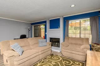 Photo #5: 2540145 Listing