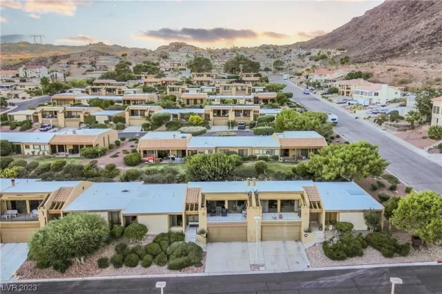 MLS: 2540171 Condo For Sale