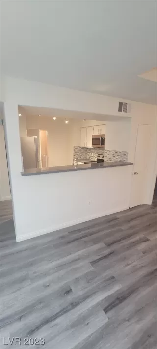 Photo #4: 2540187 Listing 