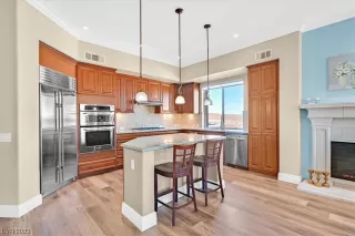 Photo #4: 2540210 Listing