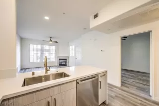 Photo #3: 2540236 Listing