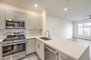 Photo #4: 2540236 Listing