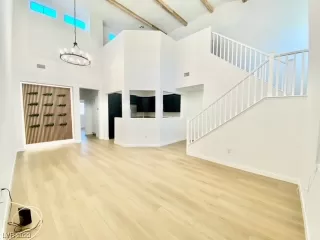 Photo #1: 2540280 Listing 