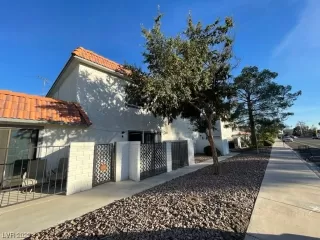 Photo #1: 2540288 Listing 