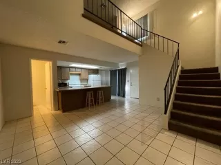 Photo #3: 2540288 Listing 