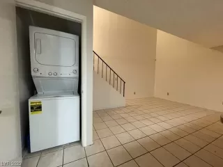 Photo #6: 2540288 Listing 