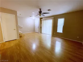 Photo #5: 2540293 Listing 