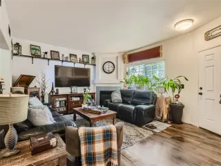 Photo #2: 2540306 Listing