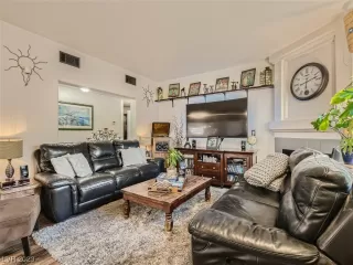 Photo #3: 2540306 Listing