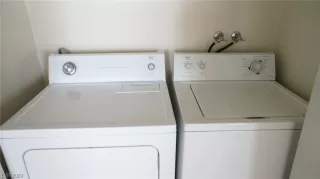 Photo #6: 2540339 Listing 