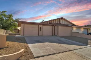 Photo #1: 2540342 Listing