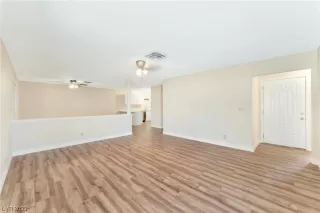 Photo #5: 2540342 Listing