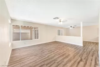 Photo #6: 2540342 Listing