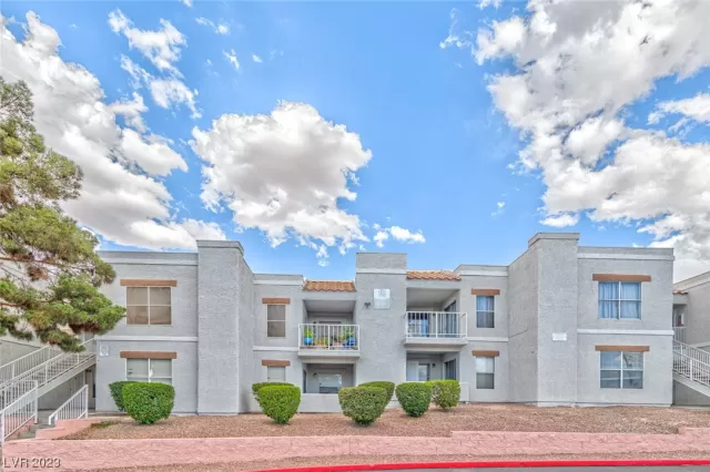 MLS: 2540352 Condo For Sale