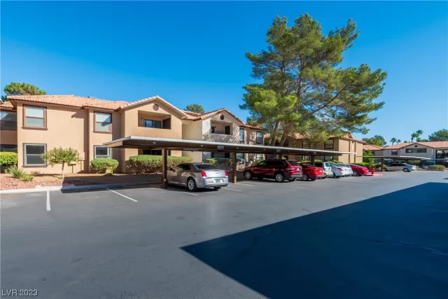 MLS: 2540361 Condo For Sale